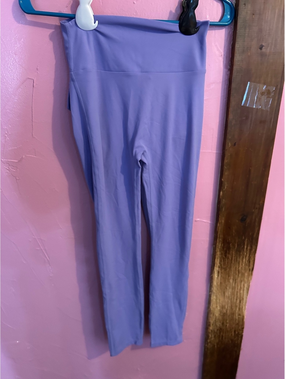 Lavender High-Waisted Leggings with Gathered Detail and Buttoned Flap Pockets